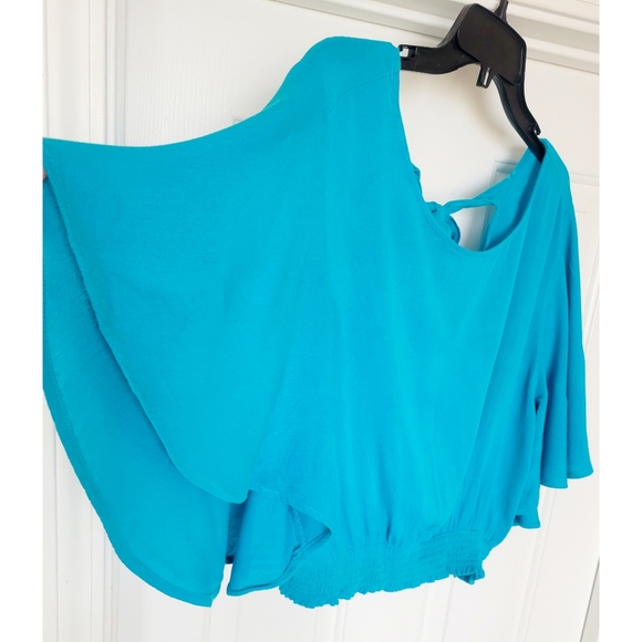 🌺 3 for $10 Charlotte Russe Butterfly Top - Picture 2 of 8